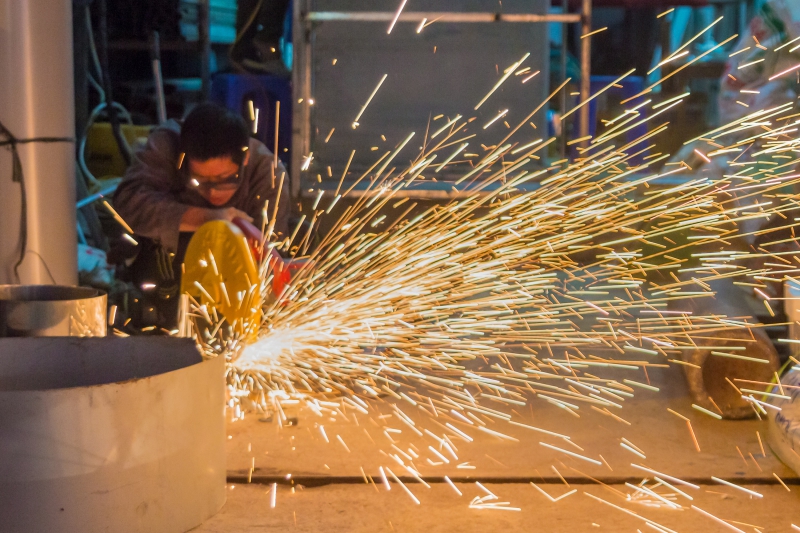 coiffure-LE CANNET-min_work-man-workshop-steel-equipment-metal-496138-pxhere.com